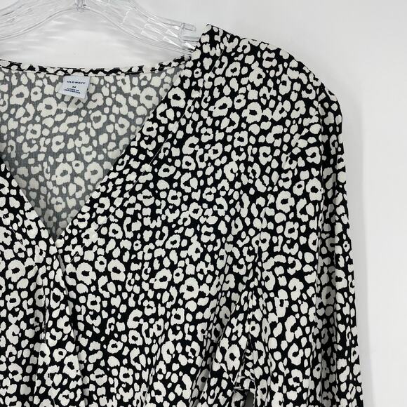 Old Navy Long Sleeve Animal Print Faux Wrap Top Medium - Picture 2 of 7